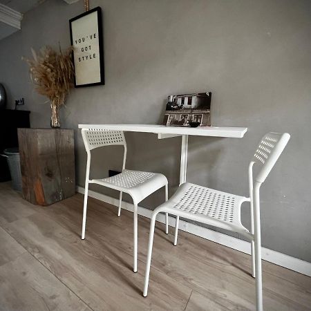 Ferienwohnung Littleneighbour Pingjum Exterior foto